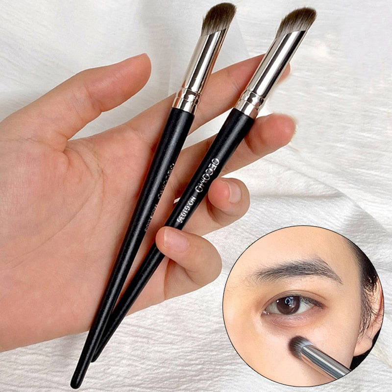 Xpoko Professional Makeup Brush - Finger Belly Head Concealer & Nose Shadow Brush