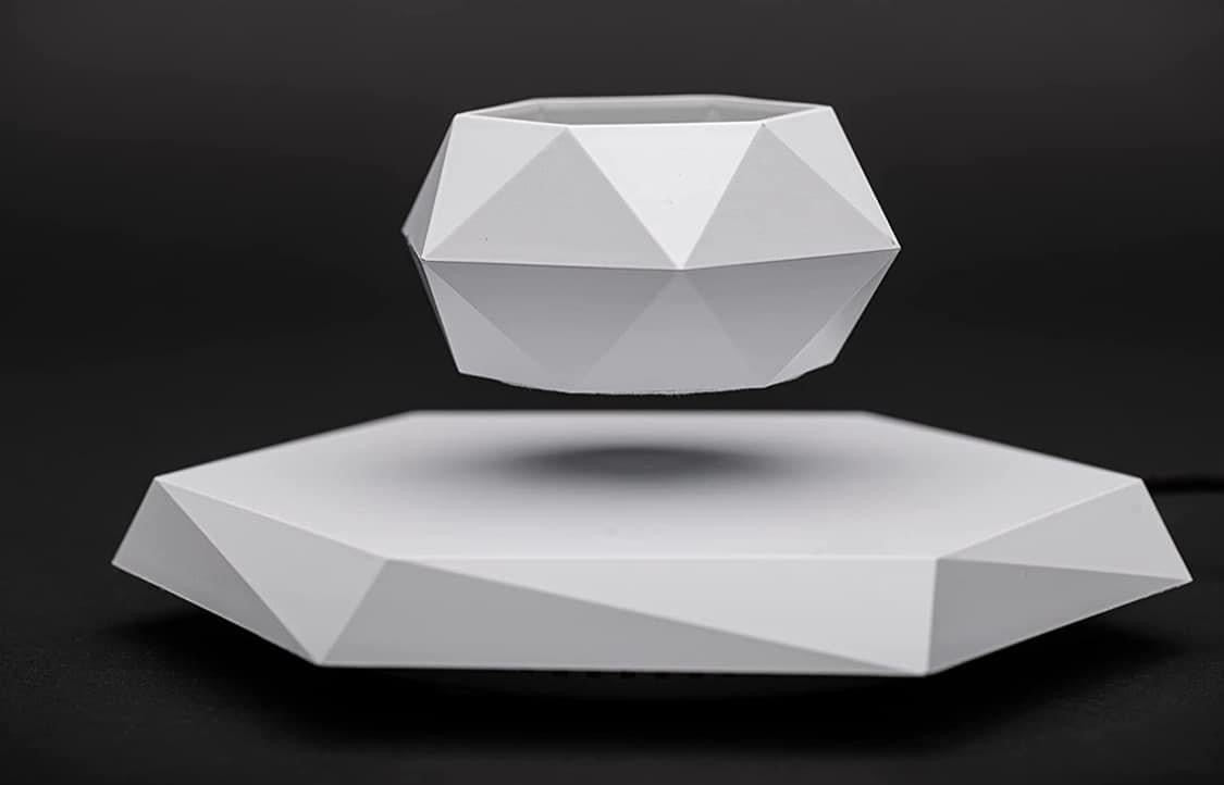 Levitating Beauty Sponge Holder